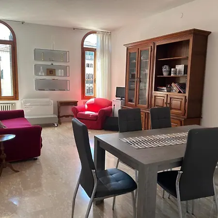 Venice Homes & Holidays Room photo