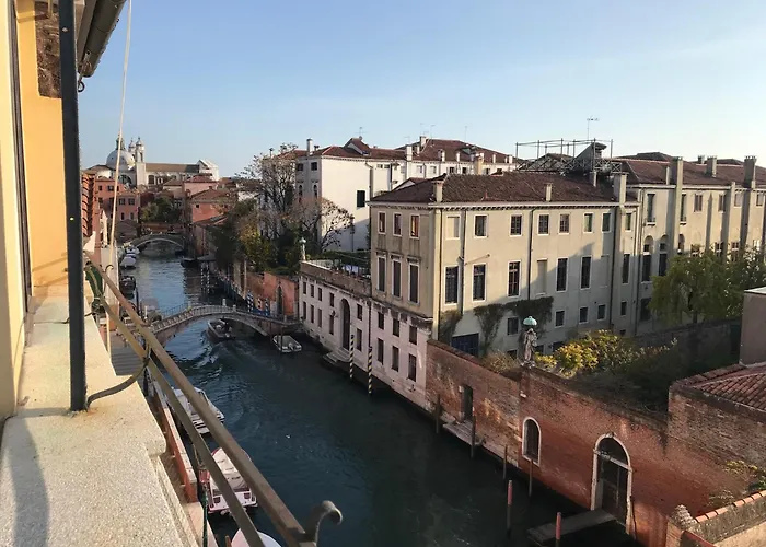 Venice Homes & Holidays