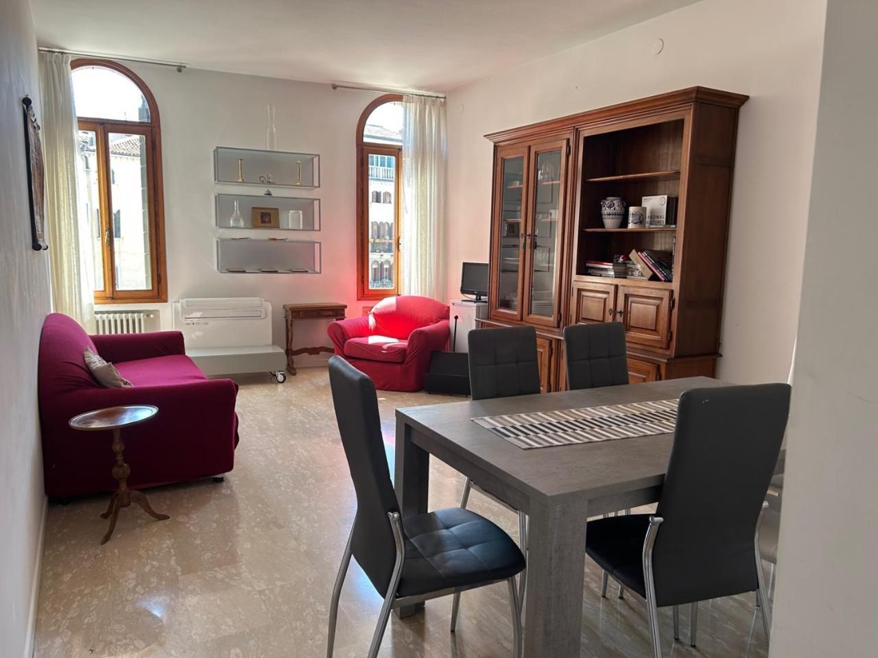 Appartement Homes & Holidays