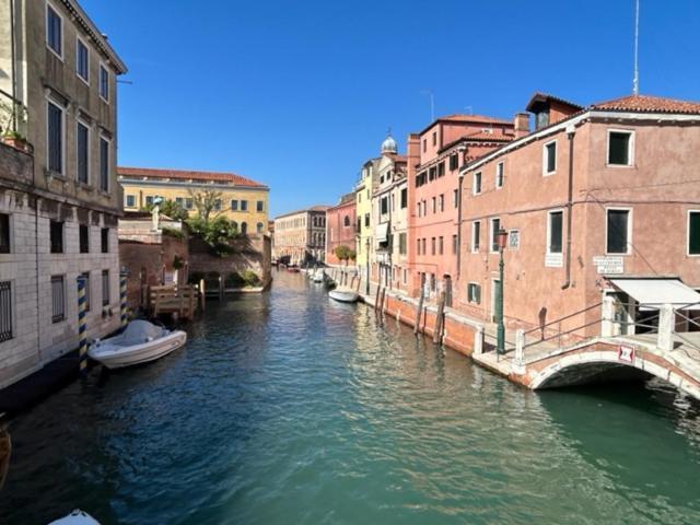 Homes & Holidays * Venise