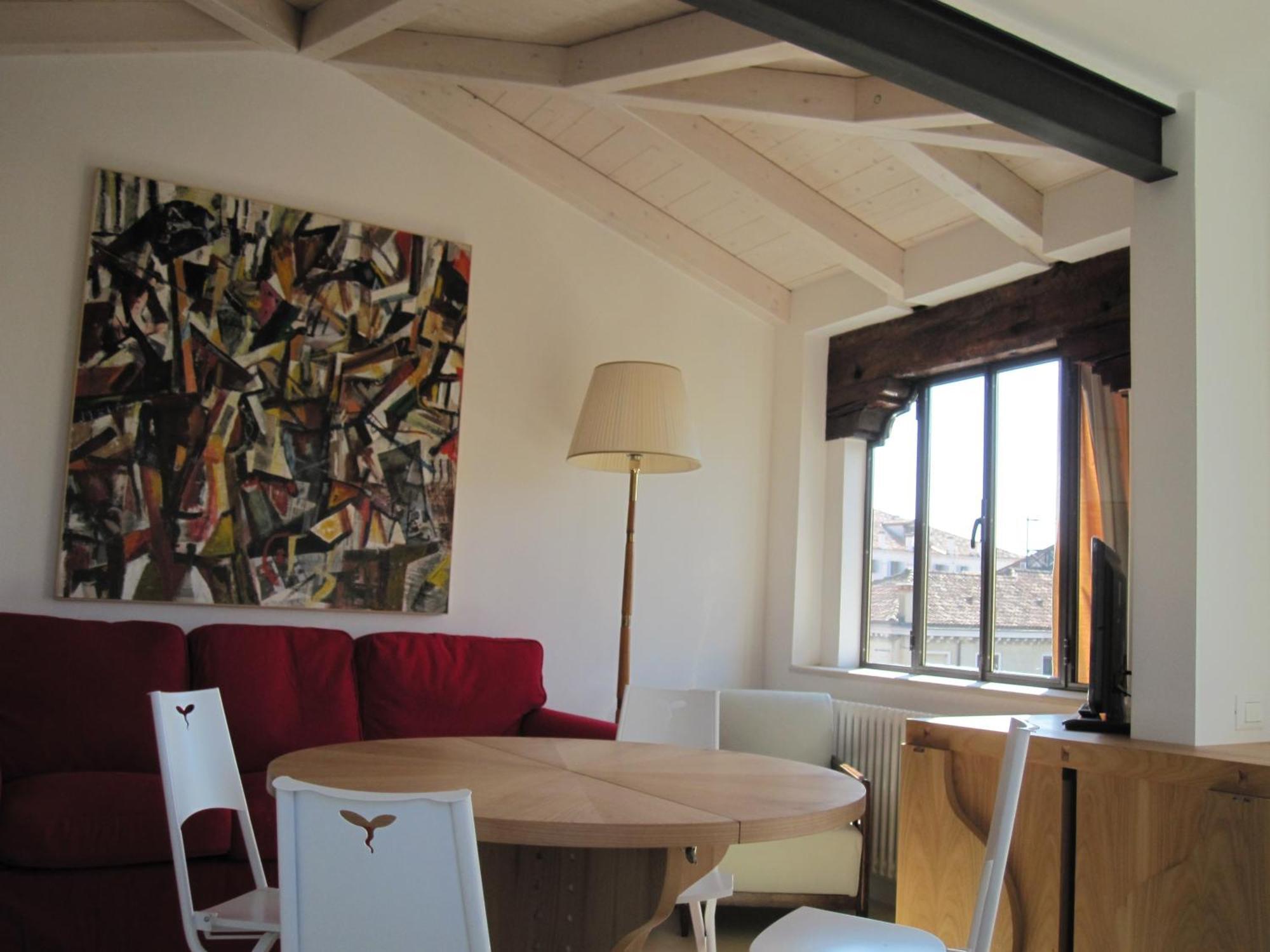 Homes & Holidays Appartement